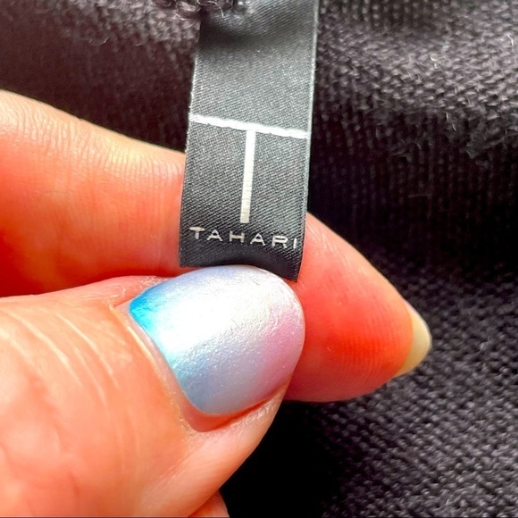 Tahari Black Tunic Sweater – Size Small, Ribbed Hem, Excellent Condition - Picture 8 of 11